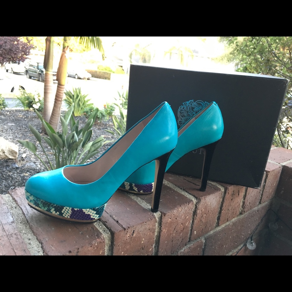 Turquoise Vince Camuto platform pumps US sz 7